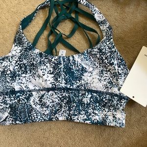 brand new lululemon sports bra